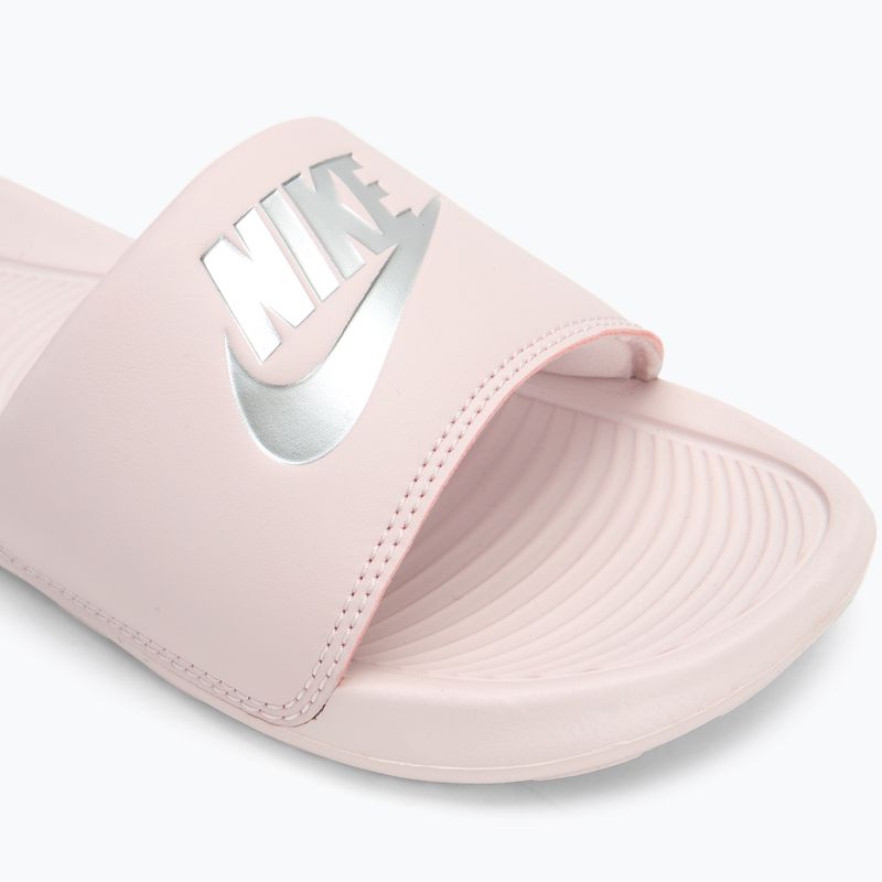 Nike Victori One Slide Damen Flip Flops kaum rosa/kaum rosa/metallisch silber 7