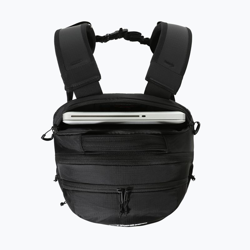 The North Face Surge 31 l schwarz/schwarz Wanderrucksack 7