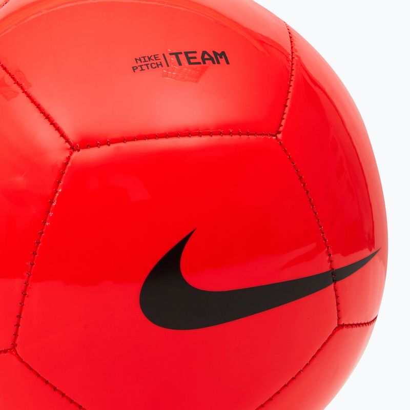 Nike Pitch Team hell karminrot/schwarz Größe 3 Fußball 3