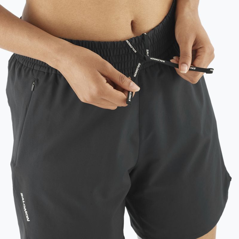 Salomon SHAKEout Core 6" tiefschwarze Laufshorts für Damen 3