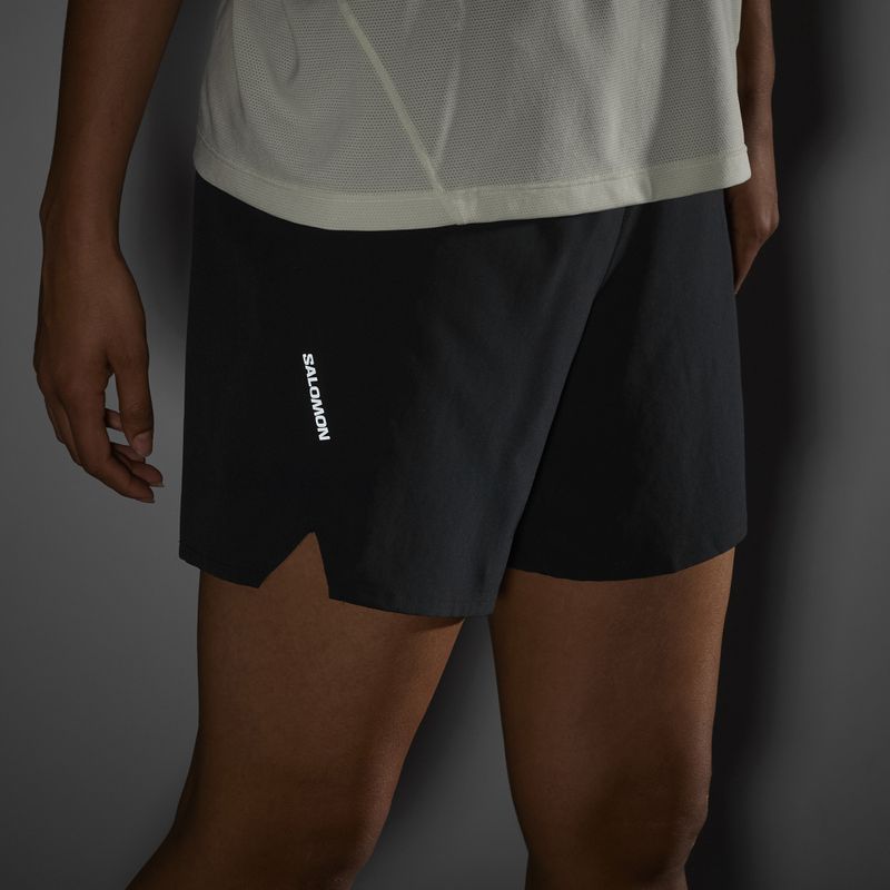 Salomon SHAKEout Core 6" tiefschwarze Laufshorts für Damen 5