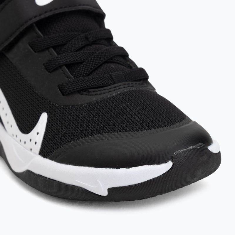 Kinderschuhe Nike Omni Multi-Court black/white 7