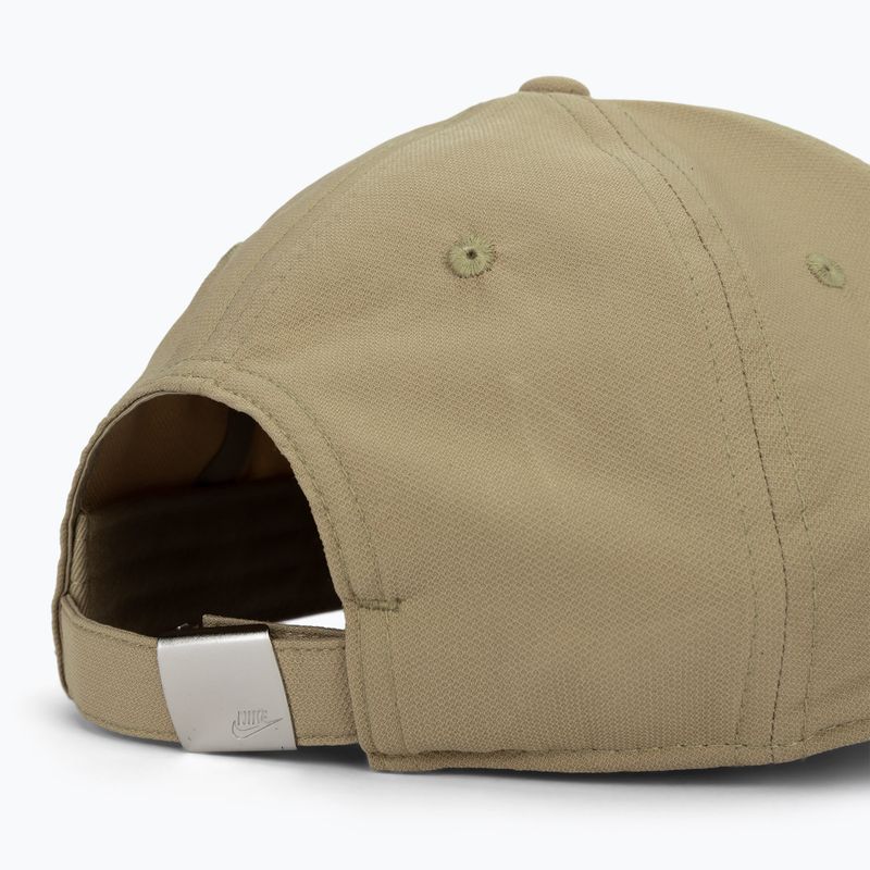 Basecap Nike Dri-Fit Club khaki/metallic silver 4
