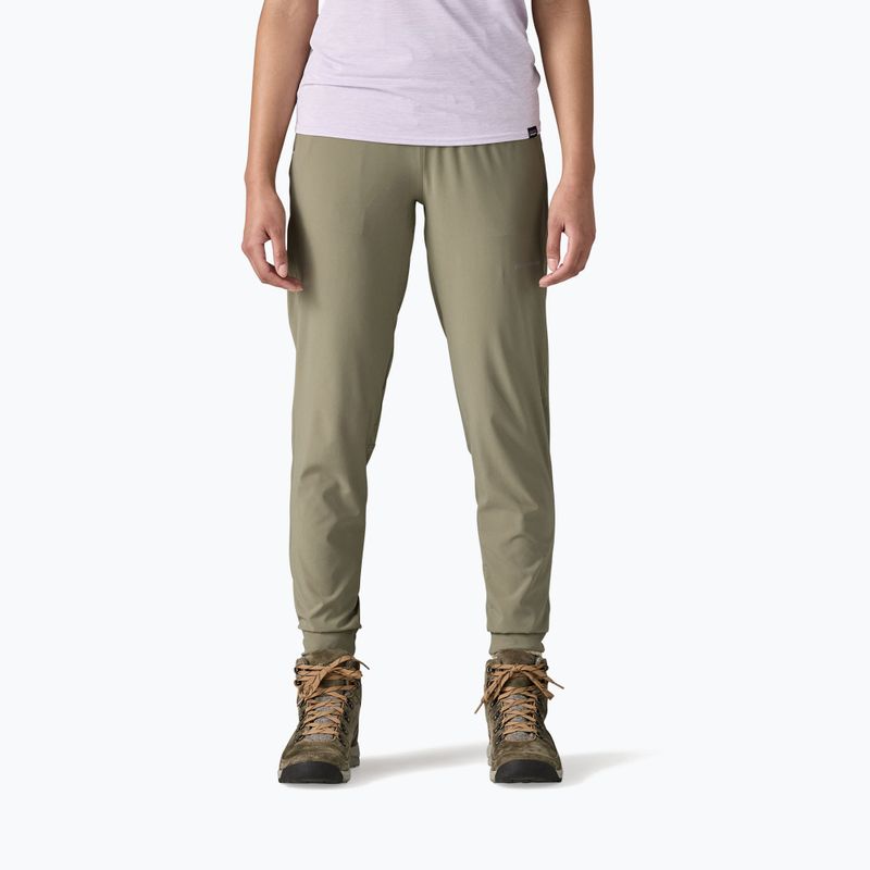 Damen Patagonia Terrebonne Jogger Fluss Felsen grün