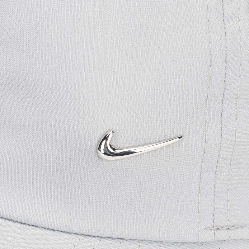 Nike Dri-Fit Club Unstructured Metall Swoosh Kappe leicht rauchgrau/metallisch silber 4