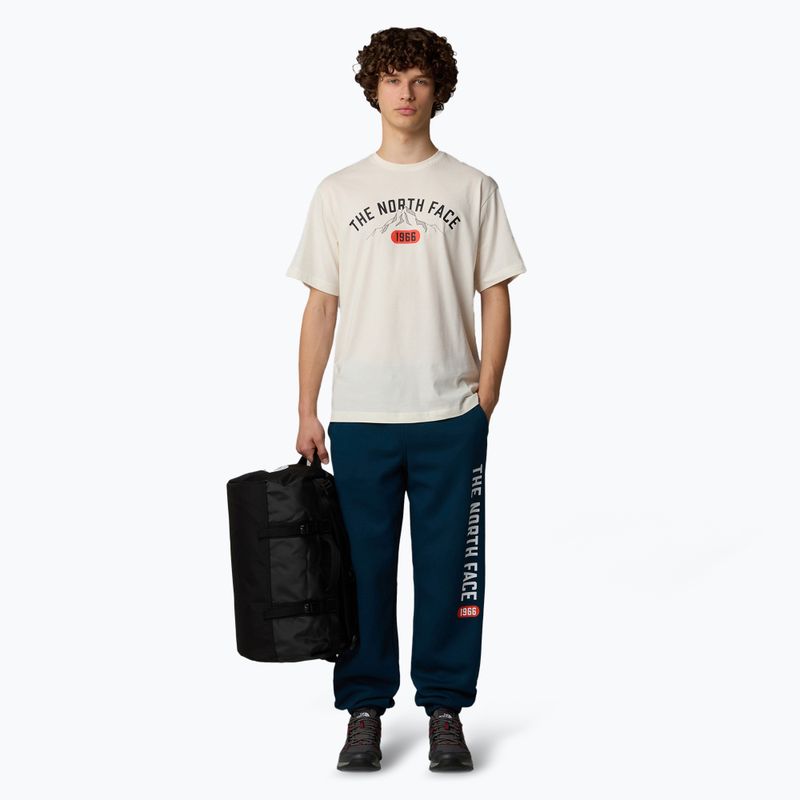 Herren The North Face Varsity Grafik weiß dune t-shirt 2