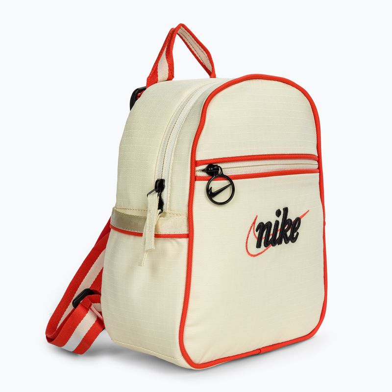 Nike Sportswear Futura 365 Mini 6 l Kokosnussmilch/Picante rot/schwarz urbaner Rucksack für Frauen 3