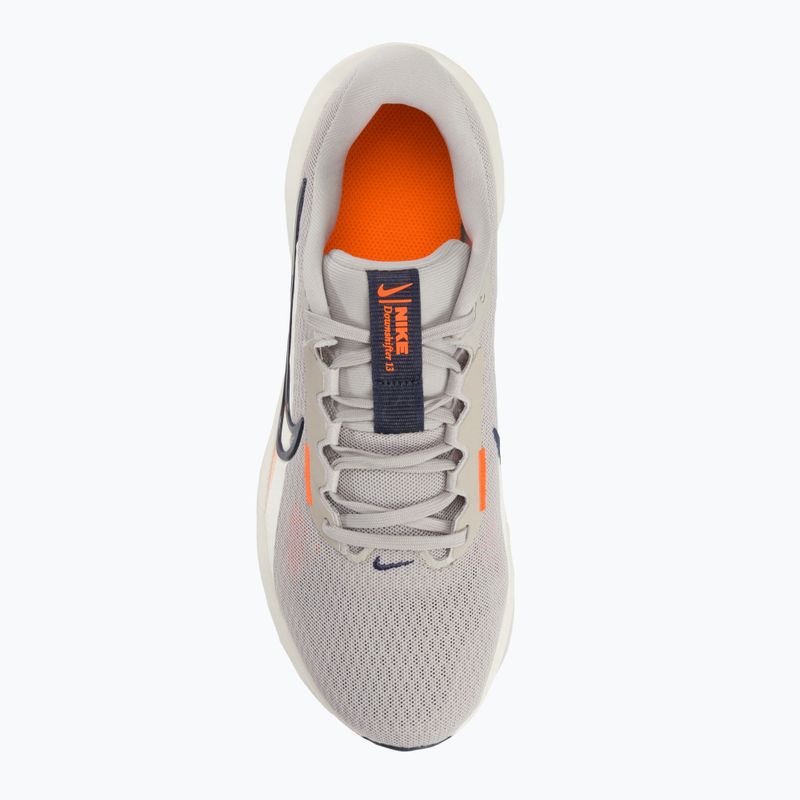 Nike Downshifter 13 Herren Laufschuhe Helles Eisenerz/Total Orange/Segel/Donnerblau 5