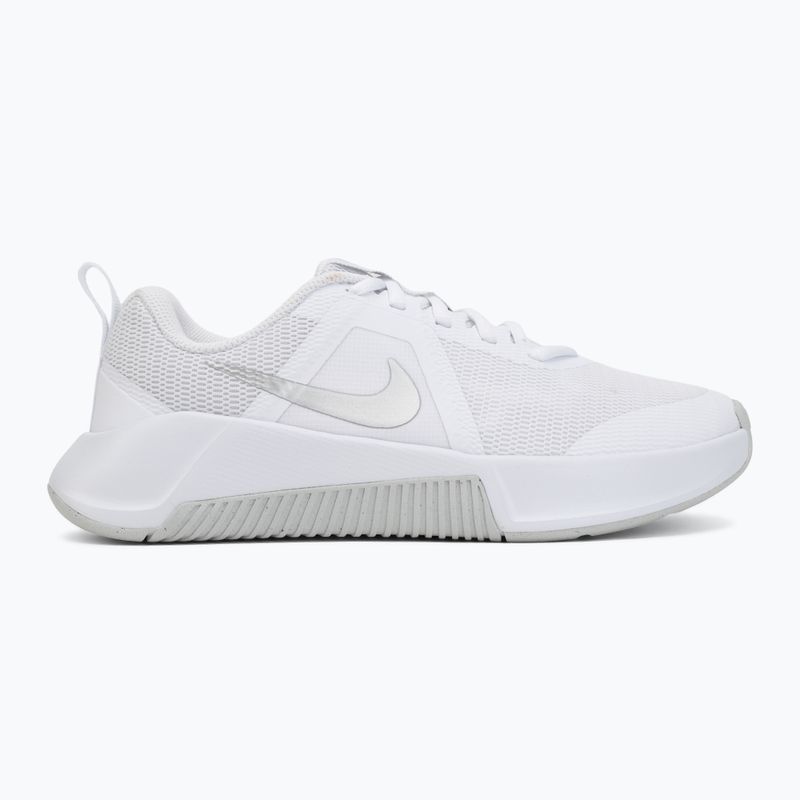 Damen Trainingsschuhe Nike MC Trainer 3 white/photon dust/metallic platinum 2