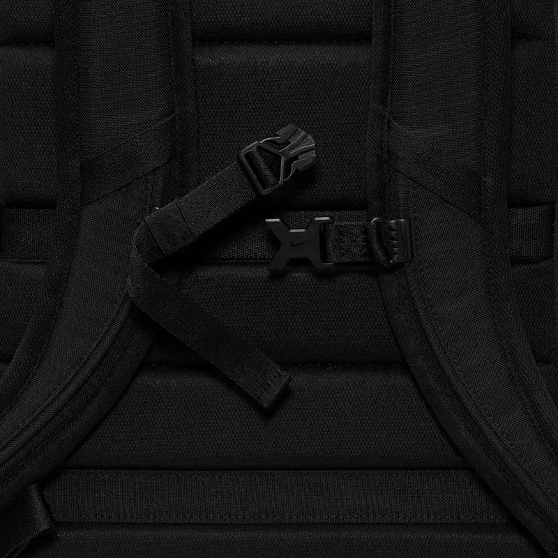 City-Rucksack Nike Utility Elite 37 l black/black/white 11