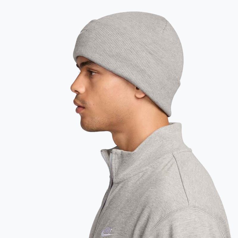 Beanie Nike Peak Swoosh Beanie dark grey heather/white 4