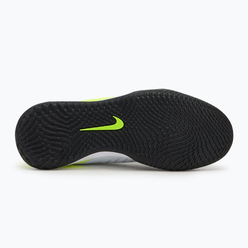 Fußballschuhe Kinder Nike Phantom GX 2 Academy IC metallic silver/volt/black 4