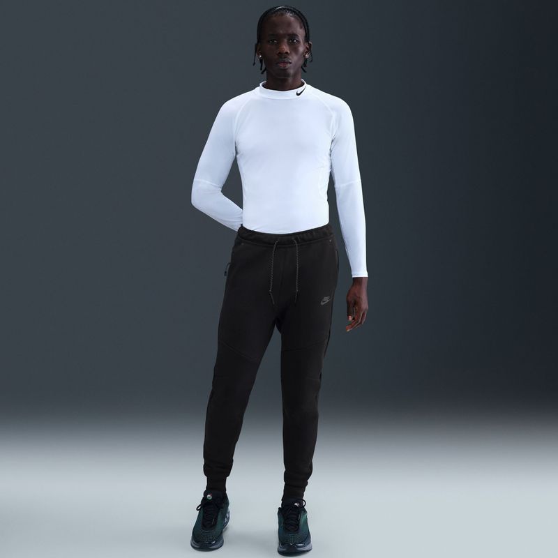 Herren Nike Tech Joggers black/black 5