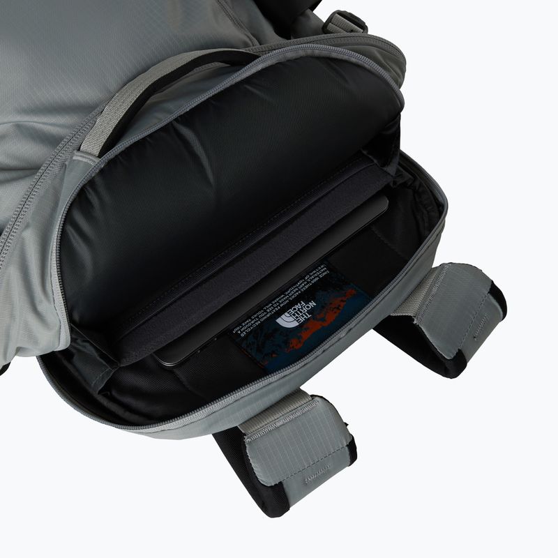 City-Rucksack The North Face Router 40 l meld grey/black 5
