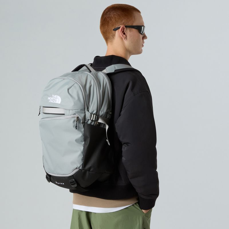 City-Rucksack The North Face Router 40 l meld grey/black 7