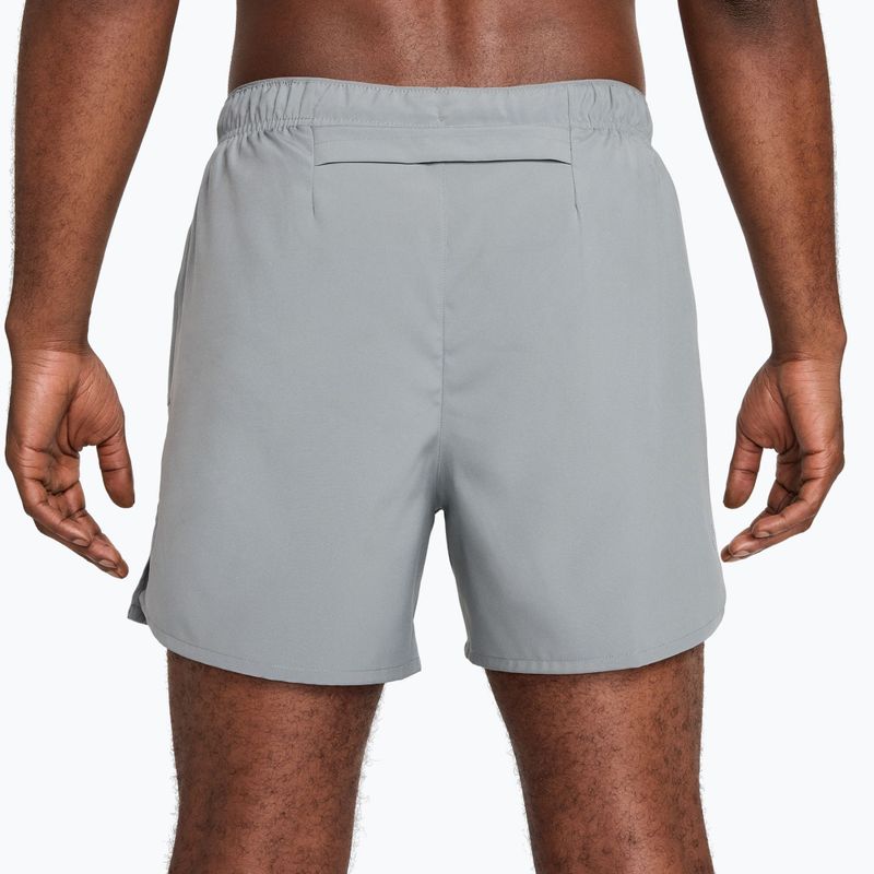 Herren-Shorts Nike Dri-Fit Challenger 5" 2in1 smoke grey/dark smoke grey 4