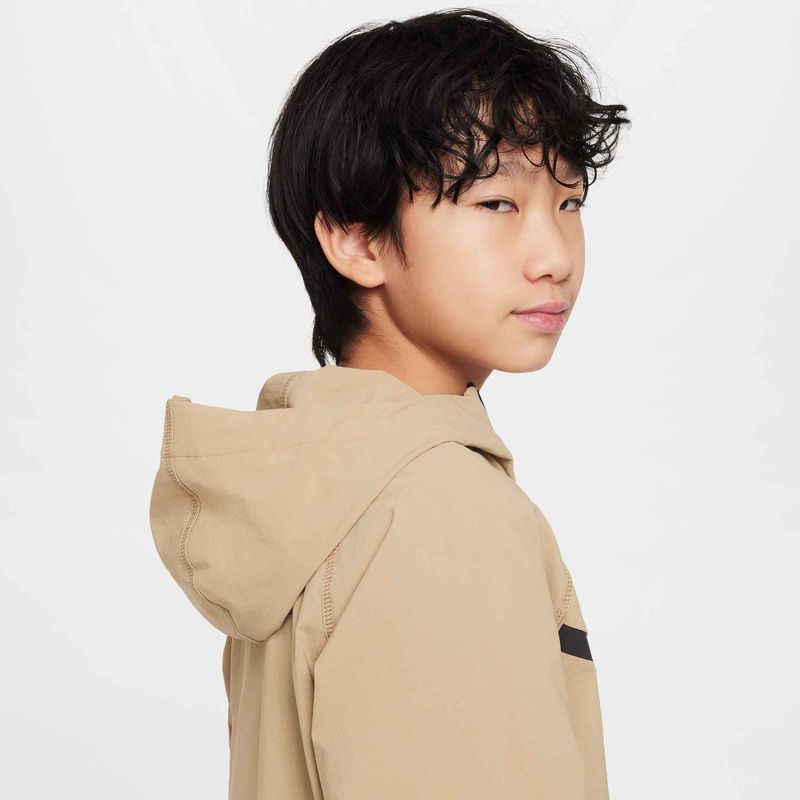 Nike Tech Woven Kinderjacke Parachute Beige/Parachute Beige/Schwarz 5