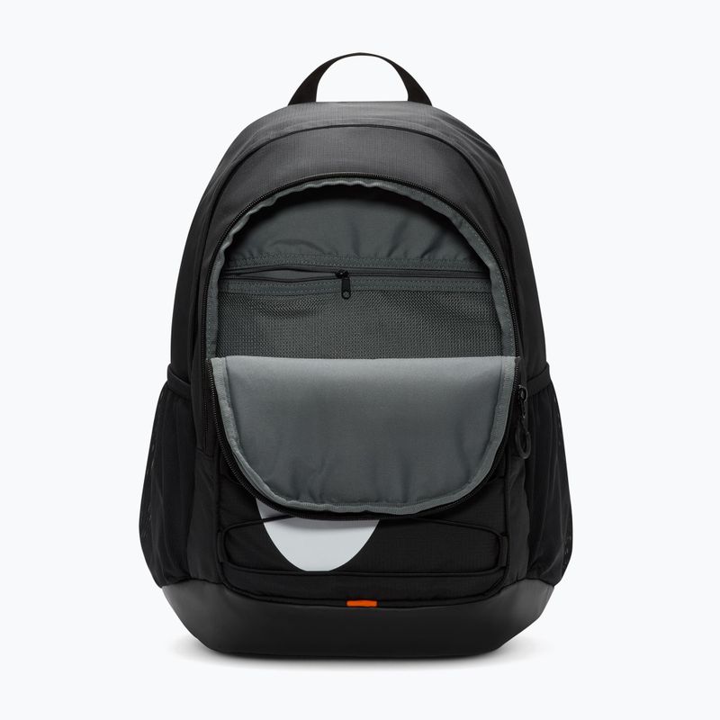 City-Rucksack Nike Hayward 26 l black/black/white 4