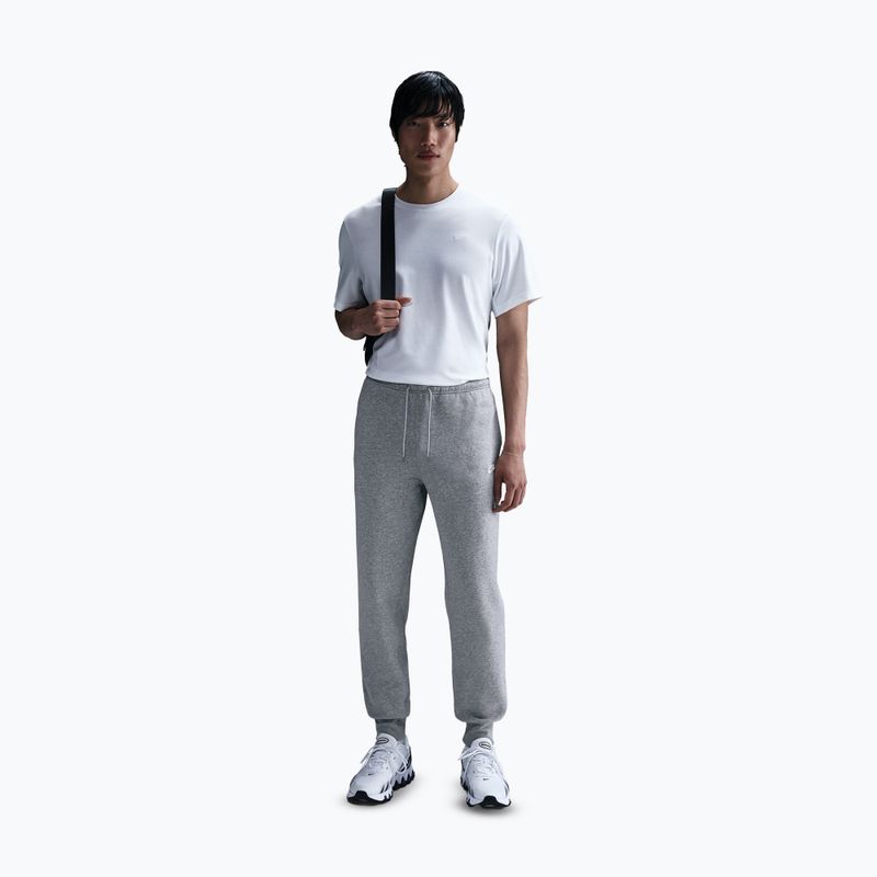 Herren Nike Club Jogger dark grey heather/light smoke grey/white 2