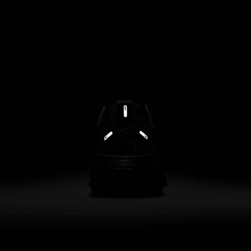 Damen-Laufschuhe Nike Vomero 18 black/dark smoke grey/light smoke grey/black 8