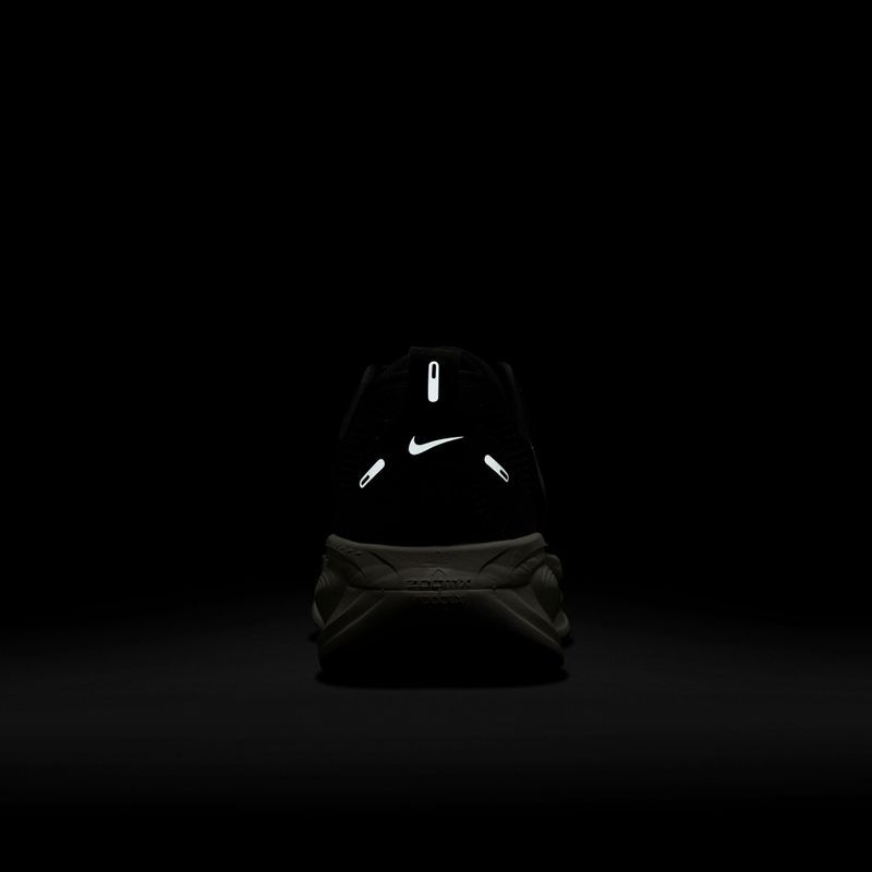 Herren-Laufschuhe Nike Vomero 18 Vomero 18 IF0514 black/coconut milk/summit white 10