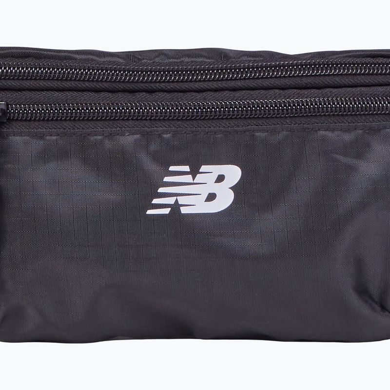 New Balance Essential schwarzer Nierenbeutel 3