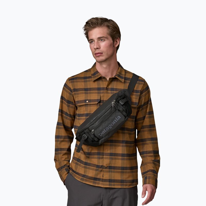 Patagonia Black Hole Waist Pack 5 l schwarz / schwarz Nierentasche 4