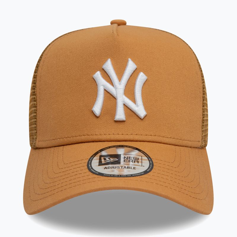 Neue Era Liga wesentliche Trucker New York Yankees Baseballmütze dunkel beige 2