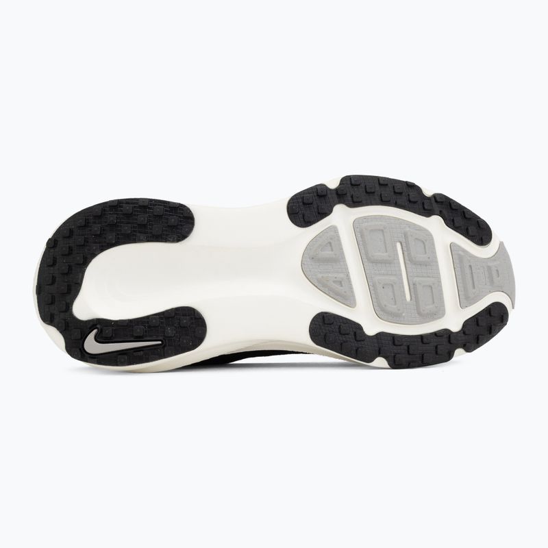 Kinder-Laufschuhe Nike Vomero 18 black/coconut milk/iron ore/summit white 4