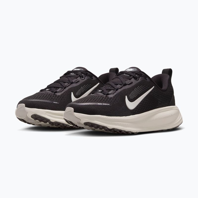Kinder-Laufschuhe Nike Vomero 18 black/coconut milk/iron ore/summit white 10