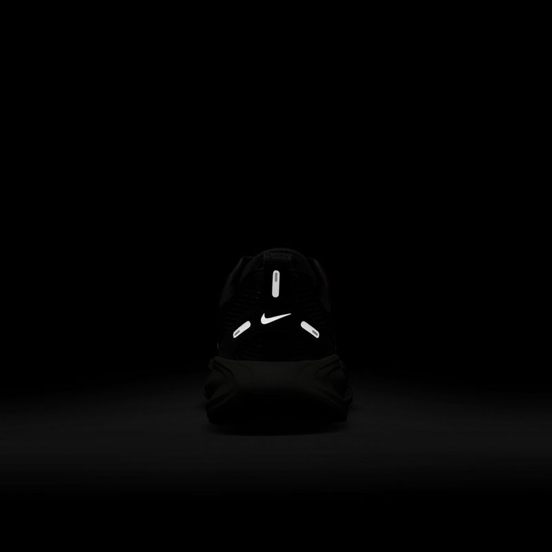 Kinder-Laufschuhe Nike Vomero 18 black/coconut milk/iron ore/summit white 17