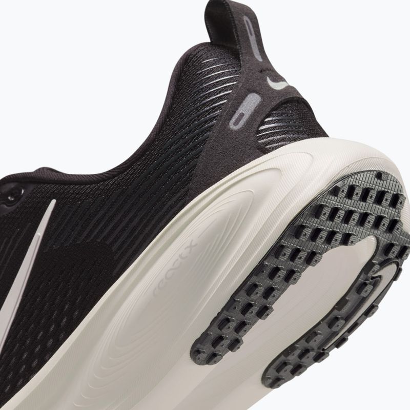 Laufschuhe Nike Vomero 18 black/coconut milk/iron ore/summit white 12