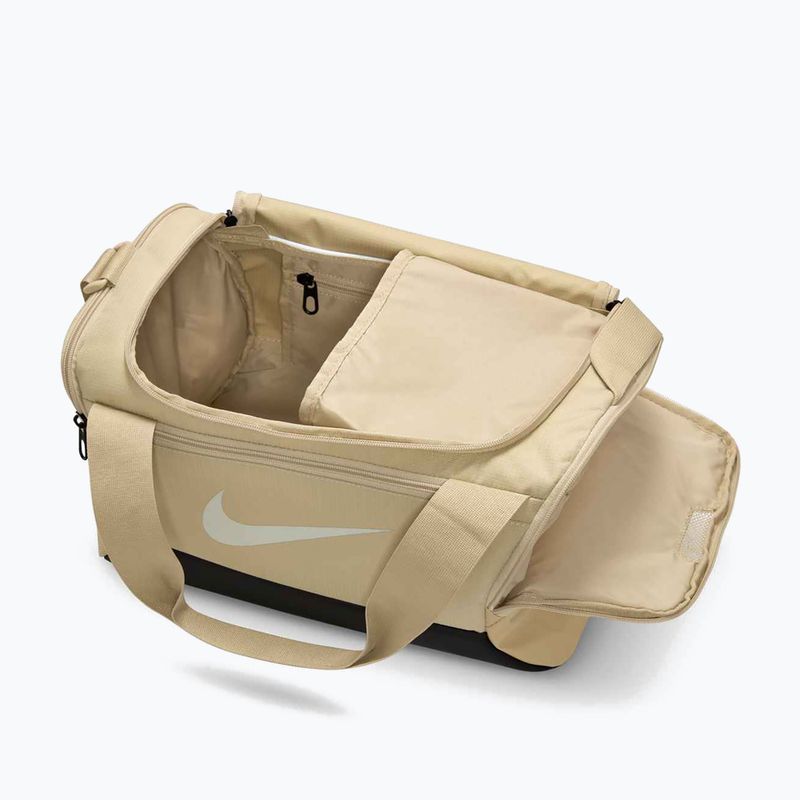Nike Brasilia 9.5 Duffle 25 l Wüste khaki/schwarz/Segel Turnbeutel 5