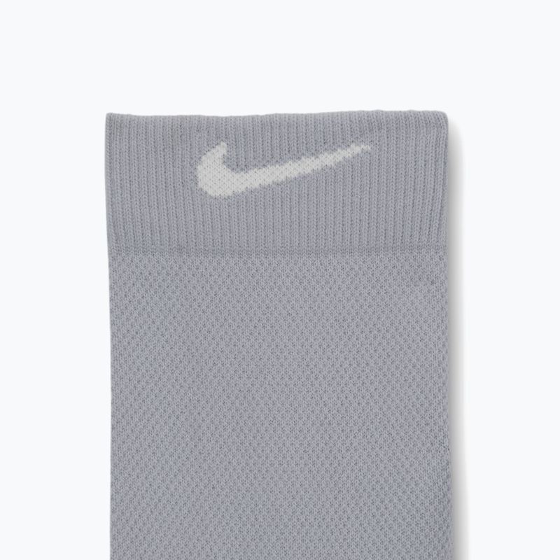 Socken Nike Running Midweight Crew light smoke grey/pure platinum/white 4