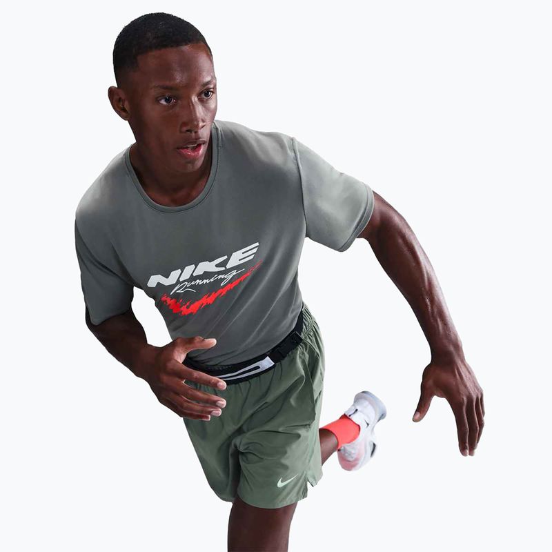 Herren Nike Miler Dri-Fit UV rauchgrau Laufshirt 5