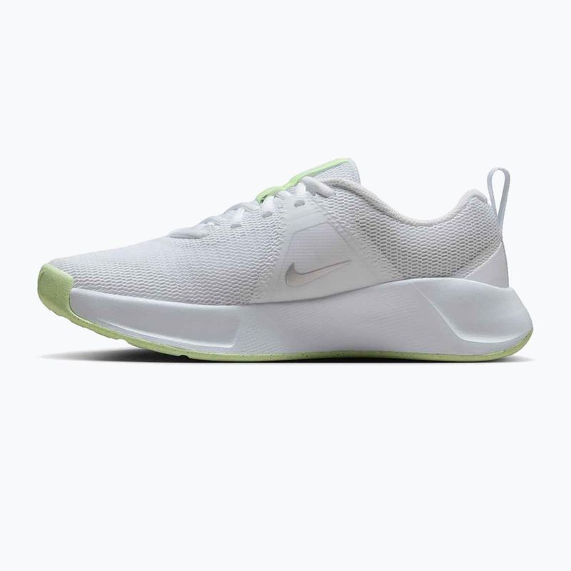 Damen Trainingsschuhe Nike MC Trainer 3 Weiß/Metallic Silber/Bleiche Volt 2