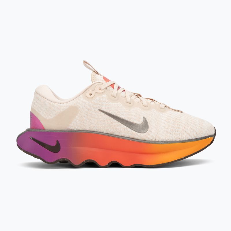 Damen Trainingsschuhe Nike Motiva SE pearl white/pale ivory/vivid purple/mtl gold grain 2
