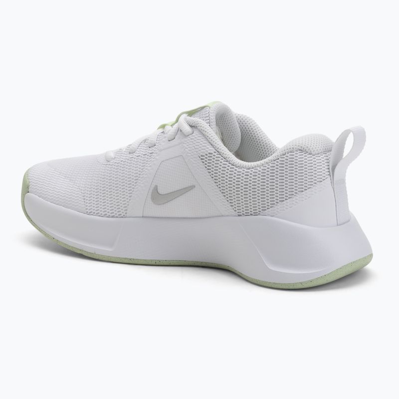 Damen Trainingsschuhe Nike MC Trainer 3 Weiß/Metallic Silber/Bleiche Volt 3