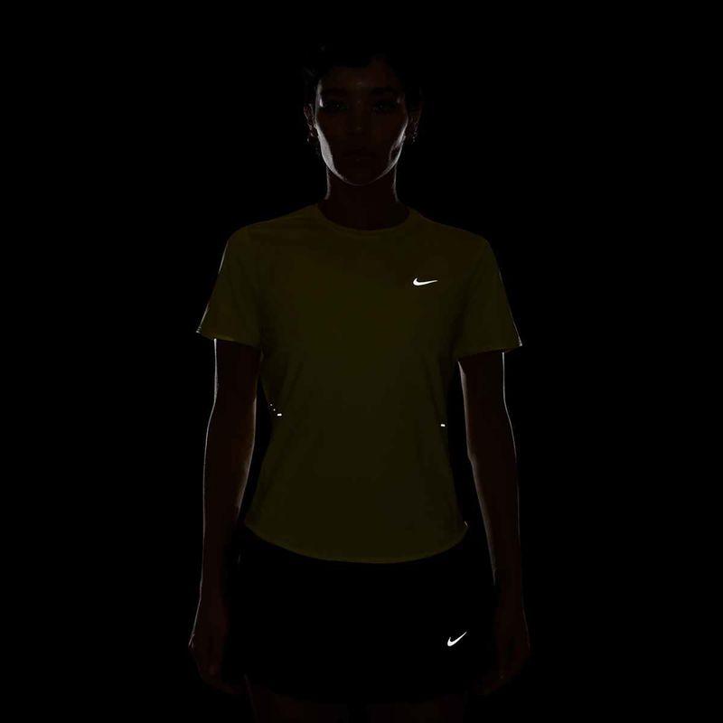 Nike Swift Dri-Fit light zitron Laufshirt für Damen 4