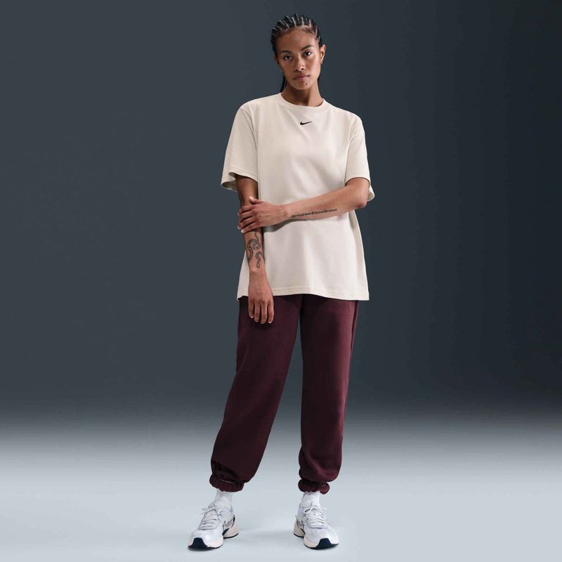 Nike Sportswear Essential leichtes Knochen-T-Shirt für Frauen 5