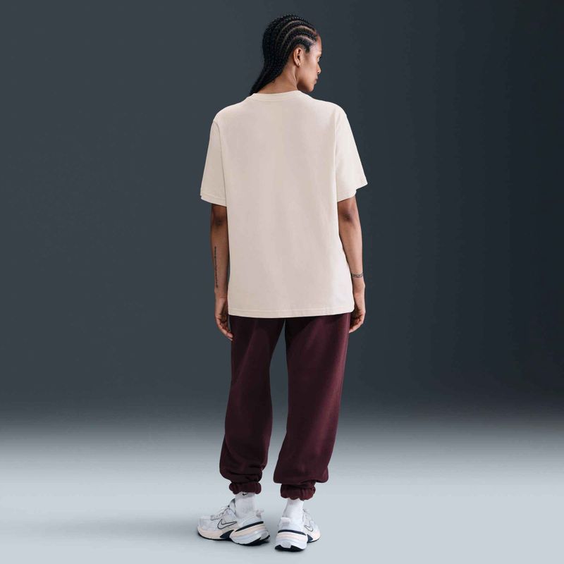Nike Sportswear Essential leichtes Knochen-T-Shirt für Frauen 6
