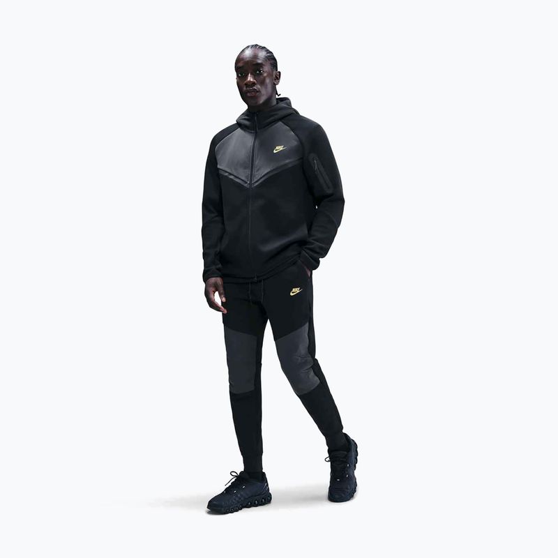 Herren-Jogginghose Nike Tech Joggers black/dark smoke grey/metallic gold 2