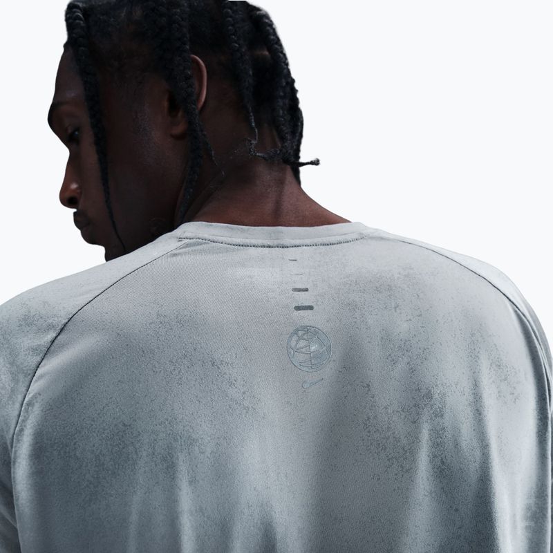 Herren Lauf-Longsleeve Nike Stride Dri-Fit ADV light smoke grey 4