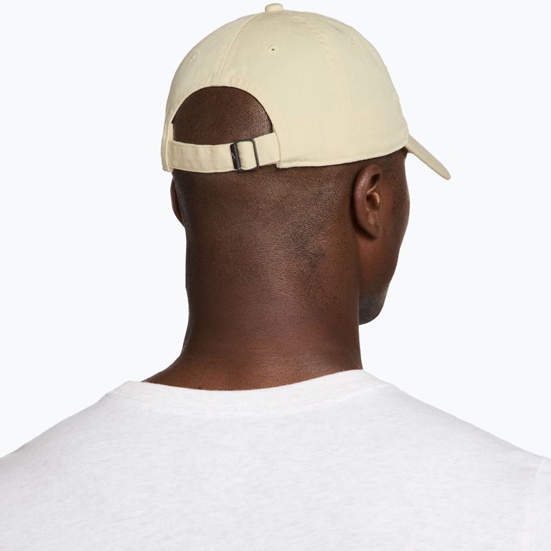 Basecap Nike Club Unstructured Futura Wash light khaki/sapphire 2