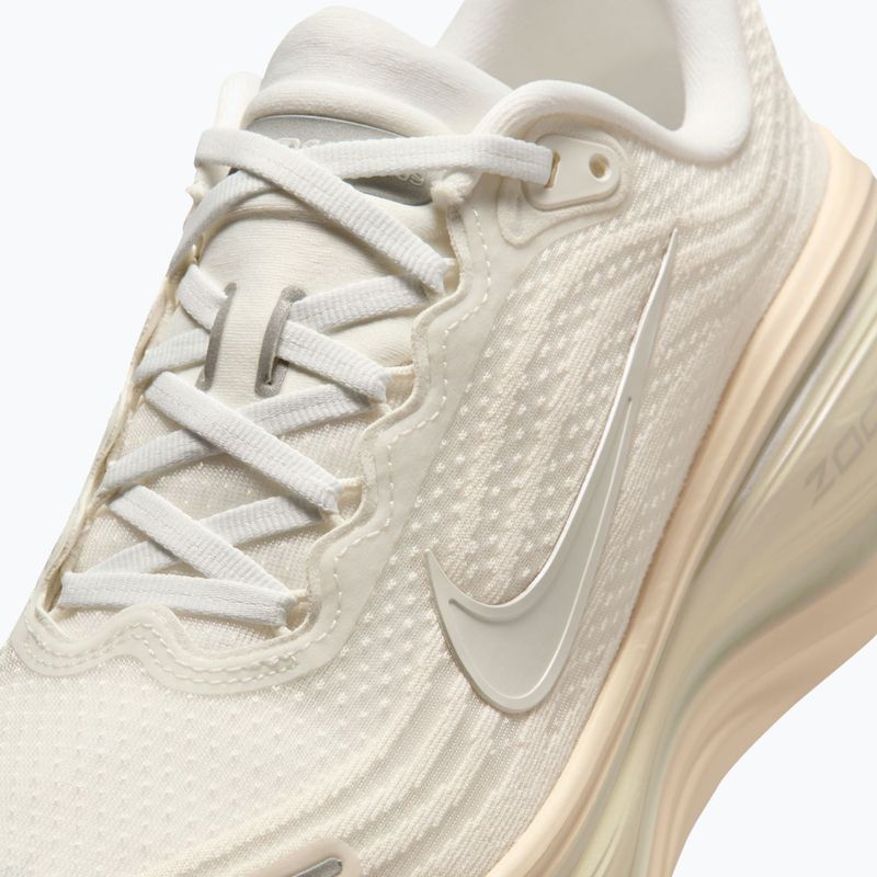 Damen-Laufschuhe Nike Vomero Plus ESS summit white/phantom/pure platinum/chalk 8