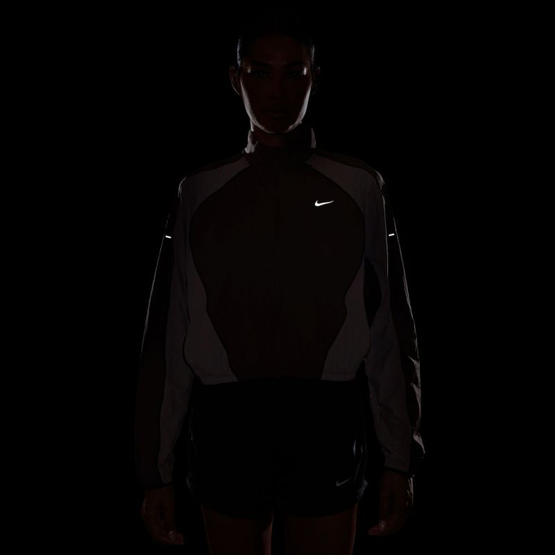 Damen-Laufjacke Nike Swift UV Repel tattoo/light violet ore 4