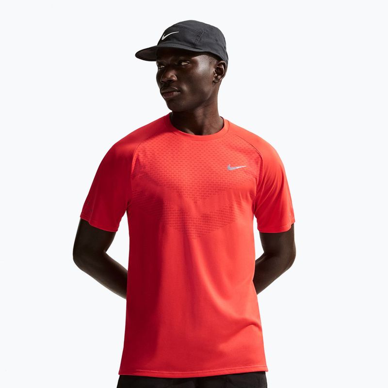 Herren-Laufshirt Nike Stride ADV light crimson