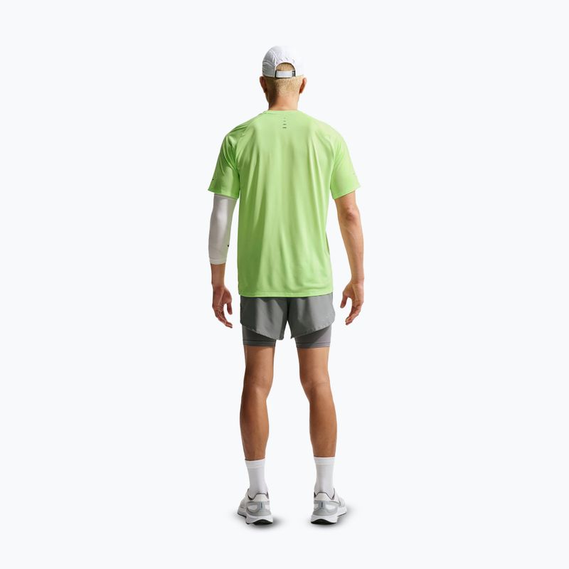 Herren-Laufshorts Nike Stride Dri-Fit Hybrid 5" smoke grey 3