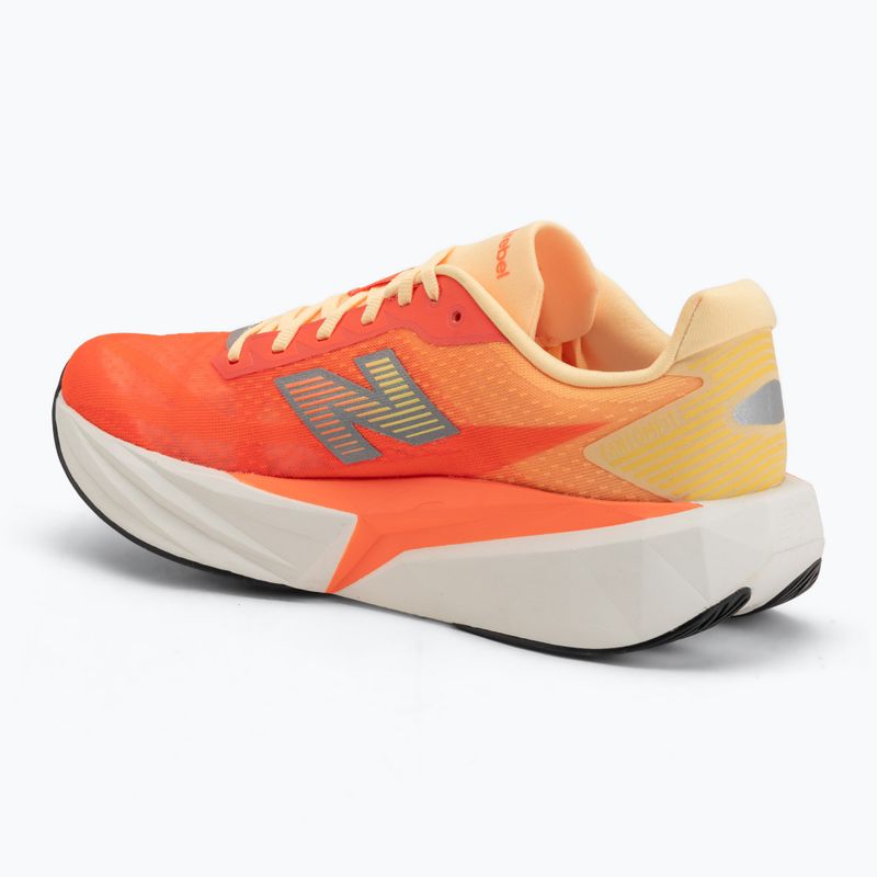 Herren-Laufschuhe  New Balance FuelCell Rebel V5 tangerine heat/silver metallic 3