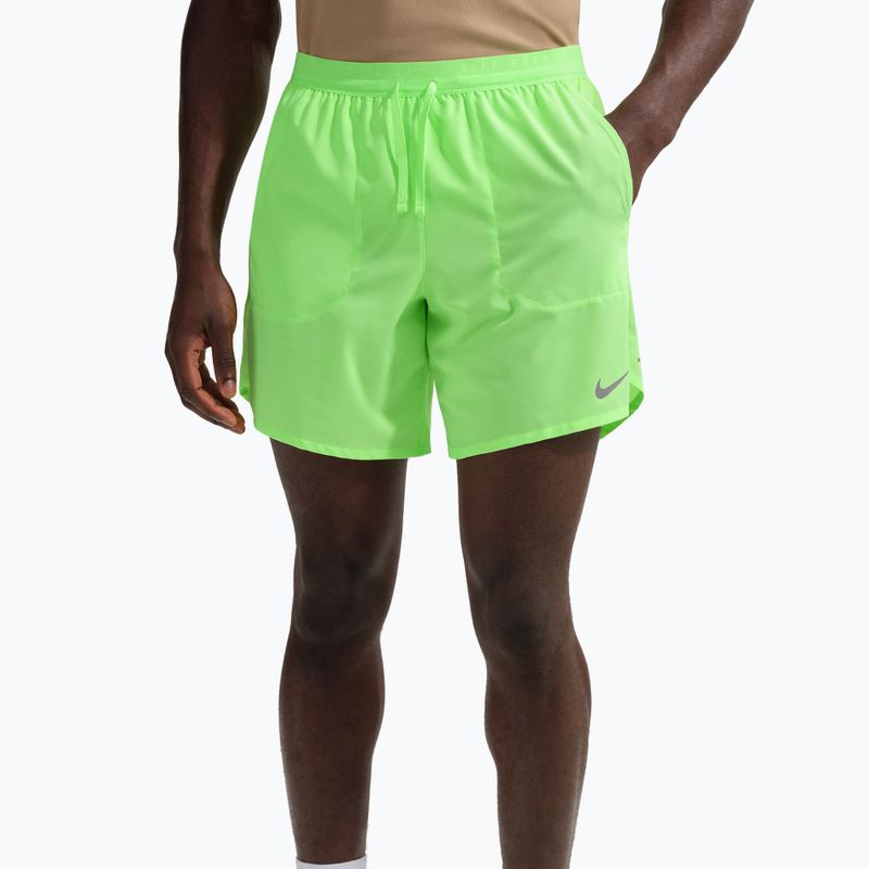 Laufshorts für Herren Nike Stride Dri-Fit Brief-Lined 7" lime blast